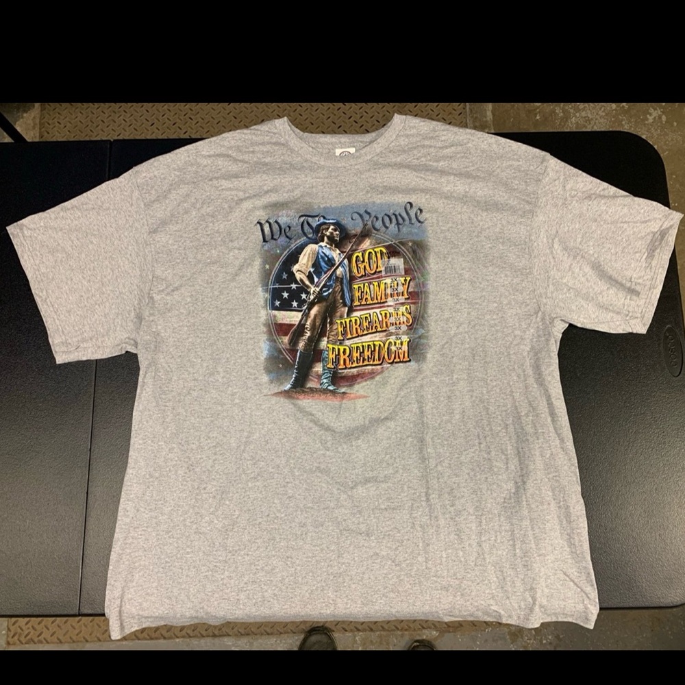 We The People GOD FAMILY FIREARMS FREEDOM T SHIRT  NWT